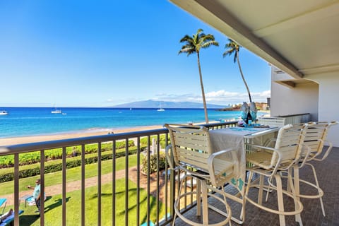 Take in the 180-degree view of the ocean from the lanai