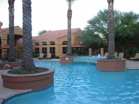 Pool/Spa-Heated w/community exercise room