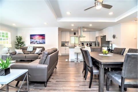 Main Entrance: Open Space - Dining Area