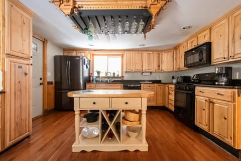 Kitchen from the breakfast bar