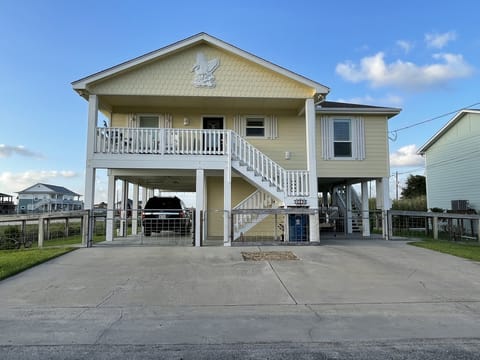 2 bedroom/2bath with boat parking