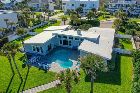 Beautiful location and pool!