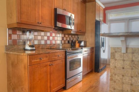 Kitchen 2nd level (southside)