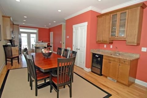 Dining area 2nd level (southside)