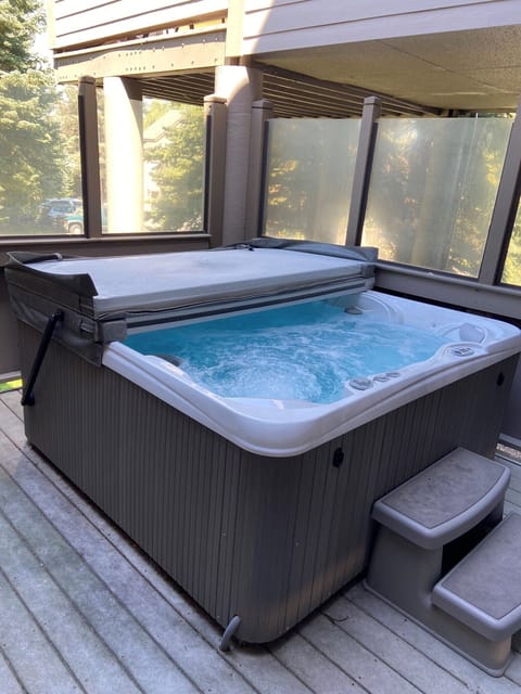 Private hot tub