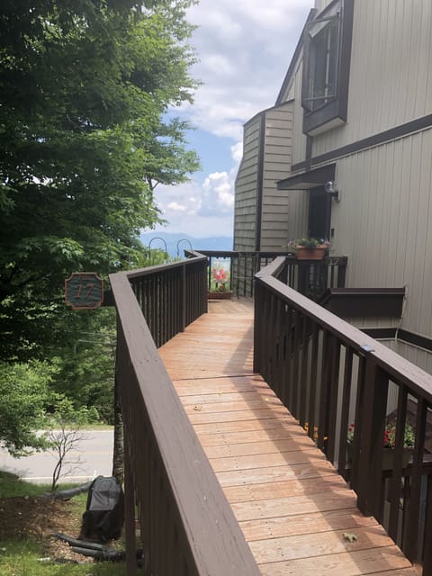 Front ramp access from service drive.