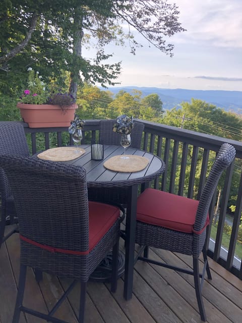 Breakfast, lunch, or dinner on deck with 80 mile view!