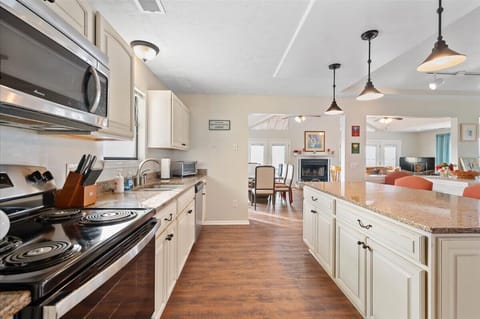 Stainless steel applicances.