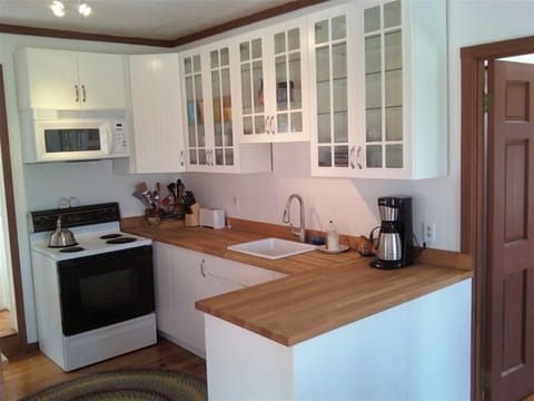 Efficient kitchen for meal prep