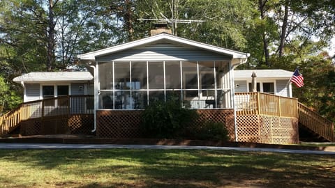 Comfortable lake front home at Green Pond Landing