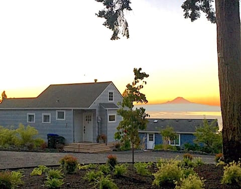 The cottage with Mt. Rainier in the background
