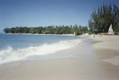 4-5 minute walk to enjoy the coral sandy beach, from villa apartment.
