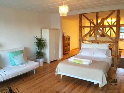 Room 1 / Living Room