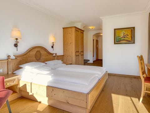 Family Studio "KRISTALL" with bay window - Hotel Kristall House in Salzburgerland