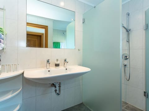 Appartement Auernigg - Apartment/2 bedrooms/shower or bath, WC Apartment in Piesendorf