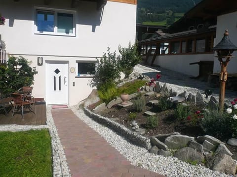 Scherer Manuela, Family Apartment - Apartment / 2 bedrooms / bath, WC Apartment in Salzburgerland