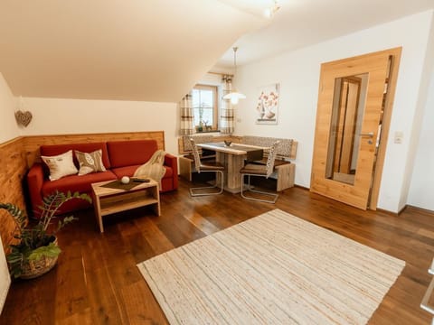 Apartment Selbhorn (No. 3) - Schranbachhof Farm Stay in Maria Alm