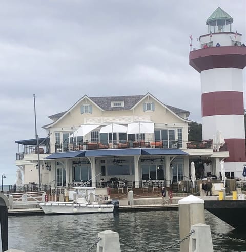 Quarter Deck Restaurant Harbour Town Marina