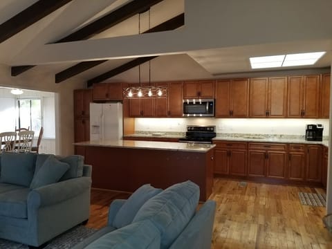 Granite counters, plenty of space!