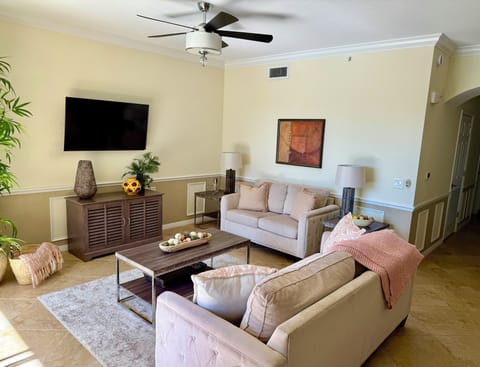 Sitting room with natural light and wonderful view of the nature reserve 