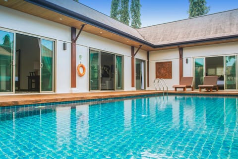 VW10: Oriental Layan 4BR Private Pool