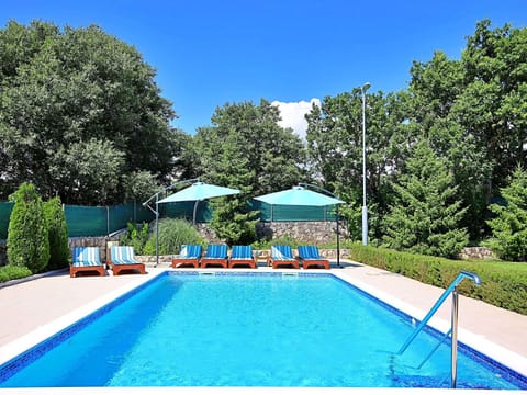 Water, Plant, Property, Swimming Pool, Furniture, Tree, Azure, Sky, Chair, Shade