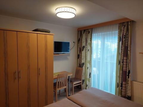 Family room "3" shower u. Toilet "3" - House Heidi Apartment in Maria Alm