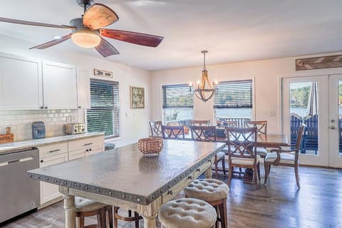 Full kitchen, walk out onto the deck with lake views