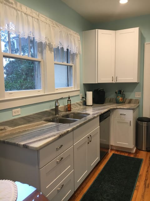 Granite counter tops and shaker cabinets installed December 2016