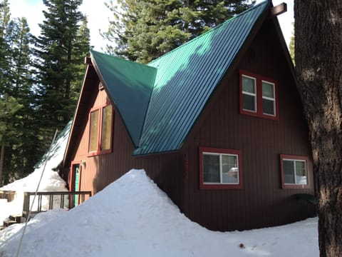 Heidi House in the snow