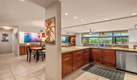 Extra Large Gourmet Kitchen with all the amenities of home !