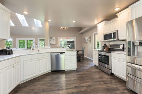 Fully equipped kitchen