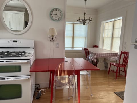 Kitchen and breakfast room