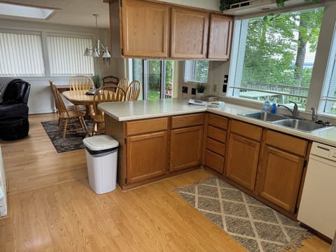 Kitchen/Dining