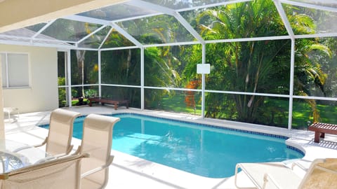 The incredible, intimately private pool at Breezy Oak Villa!