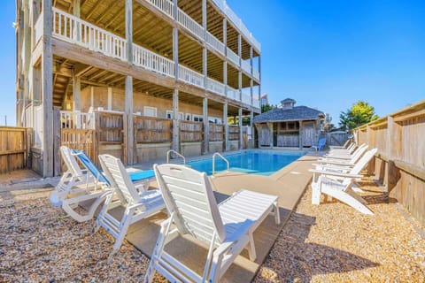 Surf or Sound Realty - 679 - Sea Glass - Pool Area -3