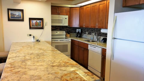 NEW CABINETS AND COUNTERTOPS