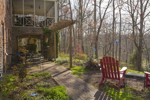 entrance from private parking