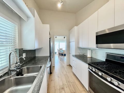 Fully equipped kitchen