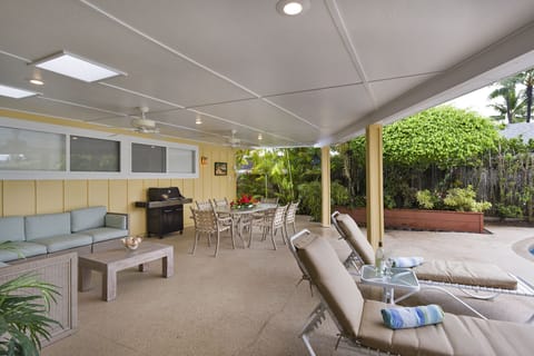 Spacious Covered Lanai with Gas Grill