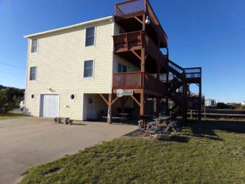 The large lot and many decks make this great for outdoor activities