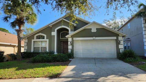 4 Bdrms (2 Masters), 2 Family Rms, 3 bathrms, AC, WIFI, BBQ - New Exterior Color