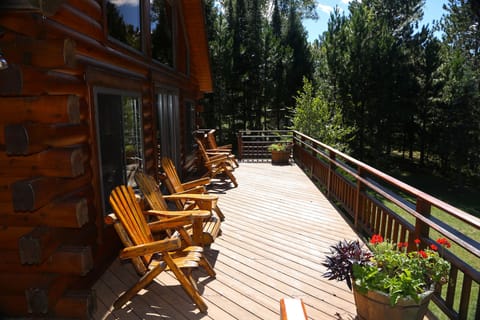 Deck facing lake