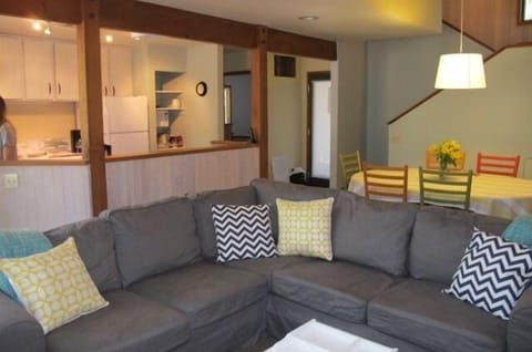 Modern, bright, and cheerful great room