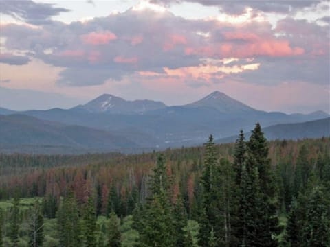 Views of the mountains from the top of Wildernest.