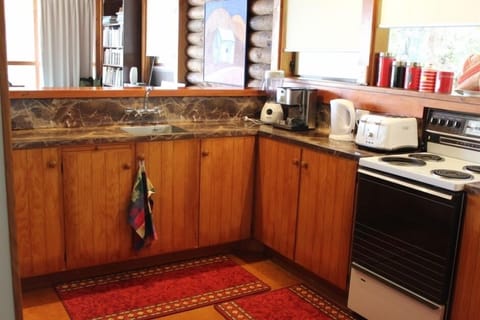 Fully-equipped kitchen