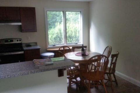 Main Level:
Breakfast nook