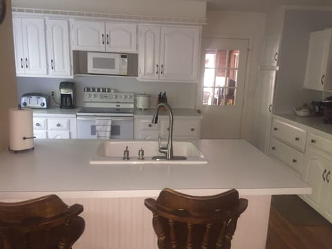 Fully equipped kitchen