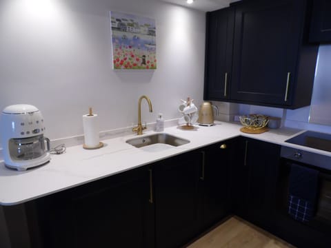 Welcome to Beachside Apartment