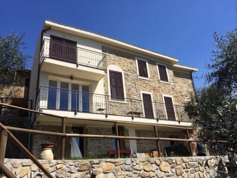 Villa di Coli' seen from the front